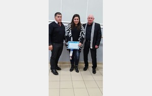 Chloé Trivelli félicitée par la ville des Avenières