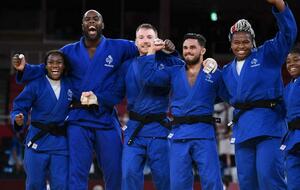 Les judokas français sont champions olympiques par équipe ! 